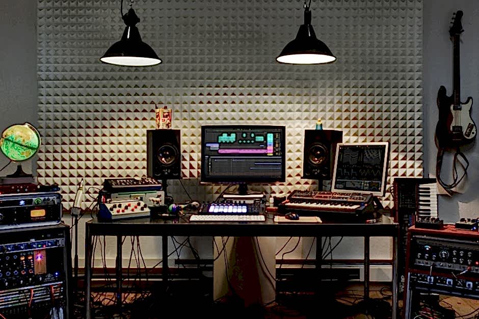 STUDİO ONE 4 Prodüksiyon Kursu Kısa Bir Süreliğine 25000 TL  Müziğe İz Bırak Ayrıntılı Bilgi Edinmek İçin;  Bilgi Talep Formu  doldurun veya 0506 496 83 72 arayın