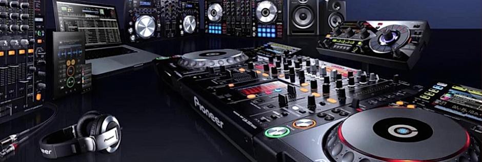 Pioneer DJ İzmir Şatış Bayisi Olarak Bütün Ürünlere Ulaşma İmkanı  Öğrencilerimiz Pioneer DJ Ürünlerinde %10 İndirim Hakkı Kazanıcaktır. Ayrıntılı Bilgi Edinmek İçin;  Bilgi Talep Formu  doldurun veya 0506 496 83 72 arayın